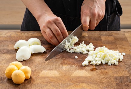 Фото шага рецепта Окрошка на кефире с курицей 189002 шаг 5