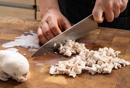 Фото шага рецепта Окрошка на кефире с курицей 189002 шаг 8