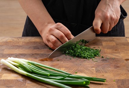 Фото шага рецепта Окрошка на кефире с курицей 189002 шаг 9