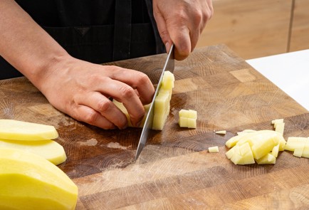 Фото шага рецепта Окрошка на кефире с рыбой 189005 шаг 2  