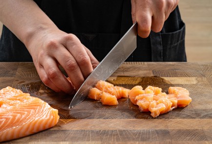 Фото шага рецепта Окрошка на кефире с рыбой 189005 шаг 3  