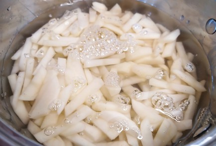 Фото шага рецепта Окрошка на кефире 189170 шаг 1  