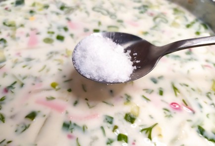 Фото шага рецепта Окрошка на кефире 189170 шаг 10  