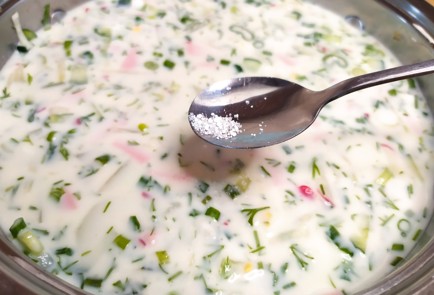 Фото шага рецепта Окрошка на кефире 189170 шаг 11  