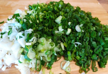 Фото шага рецепта Окрошка на кефире 189170 шаг 2  