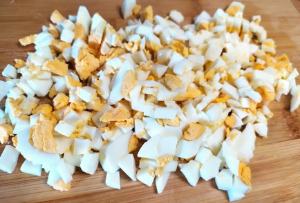 Фото шага рецепта Окрошка на кефире 189170 шаг 4  