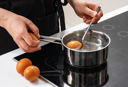 Фото шага рецепта Окрошка на квасе с копченой индейкой 189014 шаг 2  