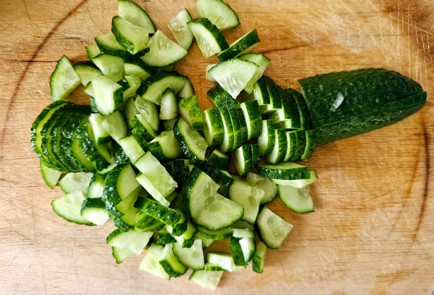 Фото шага рецепта Окрошка на сметане 189360 шаг 7  