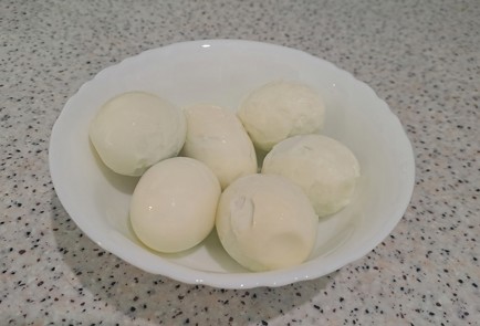 Фото шага рецепта Окрошка с колбасой на картофельном бульоне 189350 шаг 4  