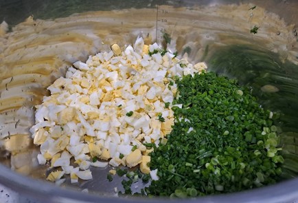 Фото шага рецепта Окрошка с колбасой на картофельном бульоне 189350 шаг 6  