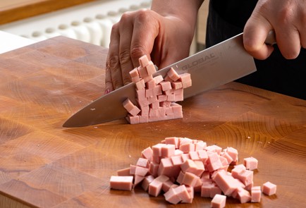 Фото шага рецепта Окрошка с колбасой 173647 шаг 2  