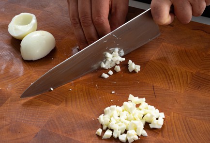 Фото шага рецепта Окрошка с колбасой 173647 шаг 6  