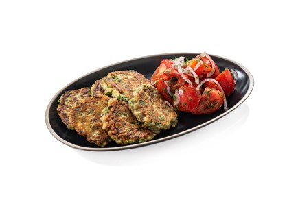 Фото шага рецепта Оладьи из баклажанов с салатом из помидоров 186486 шаг 12  