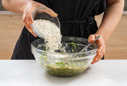 Фото шага рецепта Оладьи из баклажанов с салатом из помидоров 186486 шаг 7  