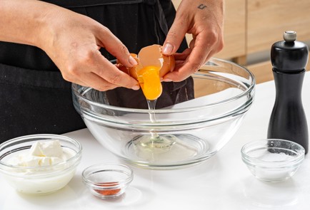 Фото шага рецепта Оладьи из цветной капусты с сыром 186479 шаг 4