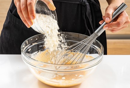 Фото шага рецепта Оладьи из цветной капусты с сыром 186479 шаг 5