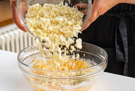 Фото шага рецепта Оладьи из цветной капусты с сыром 186479 шаг 6