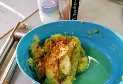 Фото шага рецепта Оладьи из кабачков в сметаннолаймовом соусе 151111 шаг 5  