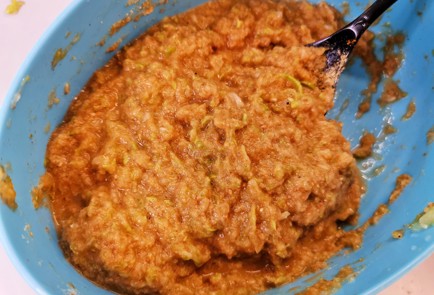 Фото шага рецепта Оладьи из кабачков в сметаннолаймовом соусе 151111 шаг 9  