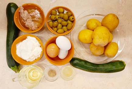 Фото шага рецепта Оладьи из картофеля и цукини с соусом из тунца 187050 шаг 1  