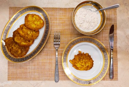 Фото шага рецепта Оладьи из картофеля и цукини с соусом из тунца 187050 шаг 12  