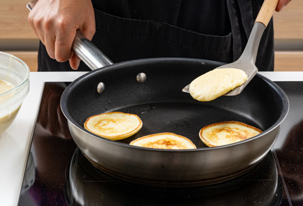 Фото шага рецепта Оладьи из кислого молока с яблочным маслом 189639 шаг 9  