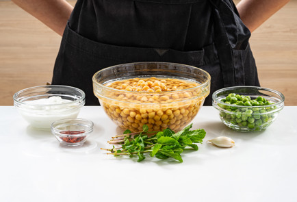 Фото шага рецепта Оладьи из нута 189112 шаг 1  