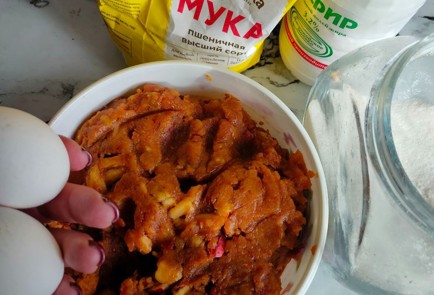 Фото шага рецепта Оладьи из яблок на кефире 187880 шаг 1