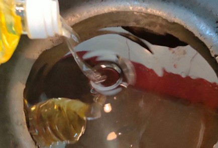 Фото шага рецепта Оладьи из яблок на кефире 187880 шаг 11