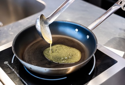 Фото шага рецепта Оладьи на дрожжах 126644 шаг 6  