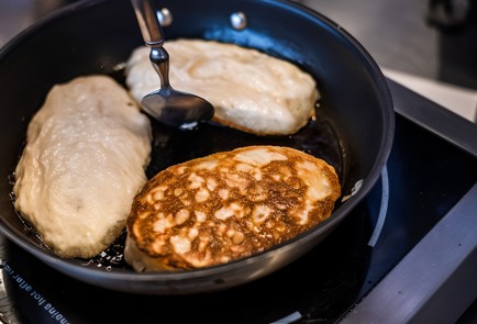 Фото шага рецепта Оладьи на дрожжах 126644 шаг 7  