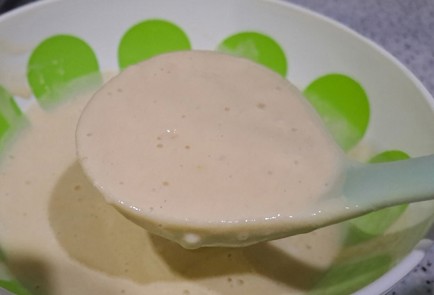 Фото шага рецепта Оладьи на кефире 189973 шаг 7  