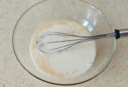 Фото шага рецепта Оладьи на кефире 190231 шаг 6  