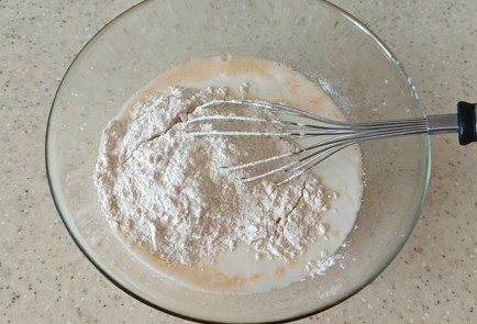 Фото шага рецепта Оладьи на кефире 190231 шаг 7  