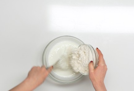 Фото шага рецепта Оладьи на кефире 29574 шаг 2  