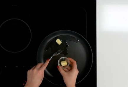 Фото шага рецепта Оладьи на кефире 29574 шаг 3  