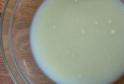 Фото шага рецепта Оладьи на сыворотке с зеленым луком 189130 шаг 2  