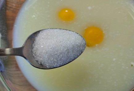 Фото шага рецепта Оладьи на сыворотке с зеленым луком 189130 шаг 6  