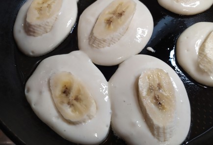 Фото шага рецепта Оладьи с бананом 188857 шаг 10  