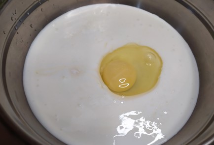 Фото шага рецепта Оладьи с бананом 188857 шаг 5  