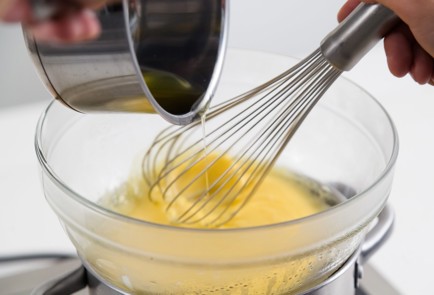 Фото шага рецепта Оладьи с кабачками и красной икрой 80087 шаг 7  