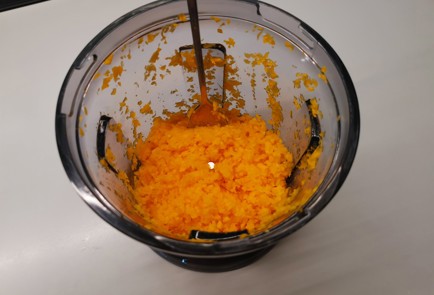 Фото шага рецепта Оладьи с тыквой 191523 шаг 3  