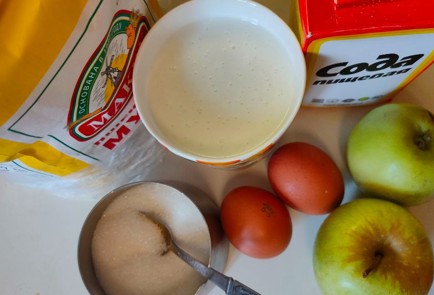 Фото шага рецепта Оладьи с яблоком 188810 шаг 1  