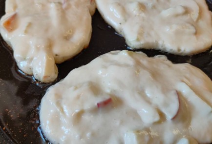 Фото шага рецепта Оладьи с яблоком 188810 шаг 13  