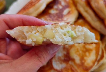 Фото шага рецепта Оладьи с яблоком 188810 шаг 15  