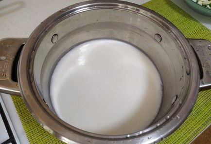 Фото шага рецепта Оладьи с яйцом и зеленым луком 189854 шаг 3  