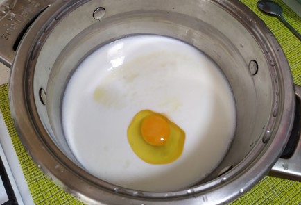 Фото шага рецепта Оладьи с яйцом и зеленым луком 189854 шаг 6  