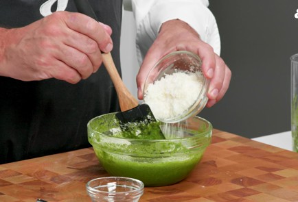 Фото шага рецепта Оладьи со шпинатом и щавелем 189541 шаг 7  