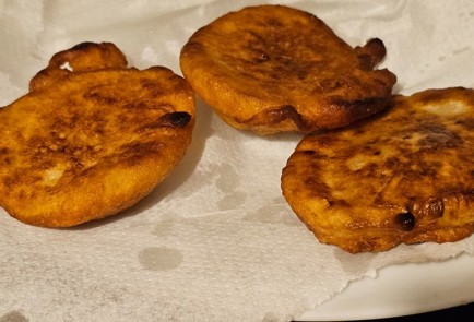 Фото шага рецепта Оладьи на сыворотке 174853 шаг 9  