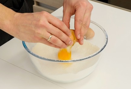 Фото шага рецепта Голландские пончики олиболы 114399 шаг 3  